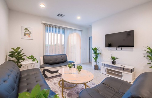 Laveen Village House | 3-bedroom house in welcoming Laveen with WiFi, AC