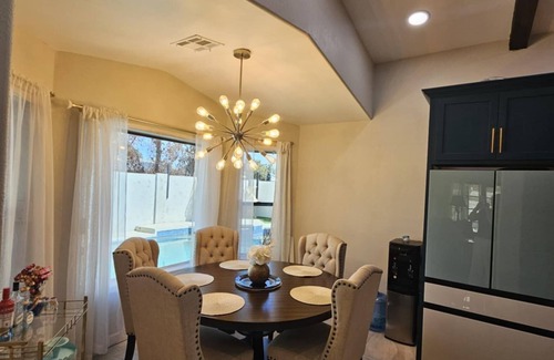 Glendale House | 3-bedroom house in wonderful Glendale, 8 minutes from WestGate and the Stadium!