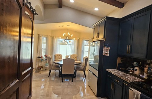Glendale House | 3-bedroom house in wonderful Glendale, 8 minutes from WestGate and the Stadium!