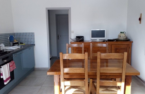 Treveneuc House | 3-bedroom house, large 110m2 WIFI garden, two and a half miles from the beach.