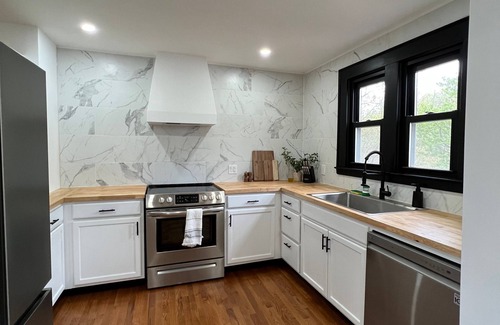 South Charleston House | 3 Bedroom House minutes to Downtown Charleston WV
