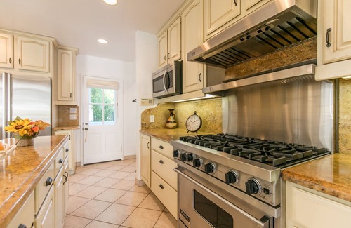 Westwood House | 3 Bedroom house right by Beverly Hills/Westwood/UCLA