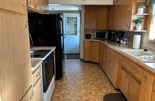 Jim Falls Cabin | 3 Bedroom house on peaceful clear water lake