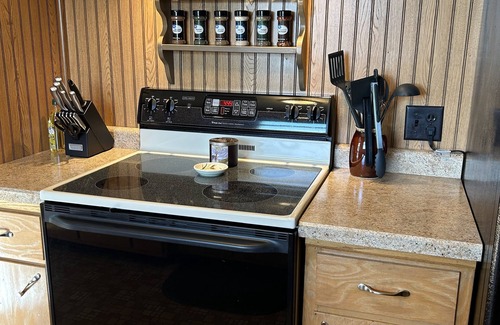 Jim Falls Cabin | 3 Bedroom house on peaceful clear water lake