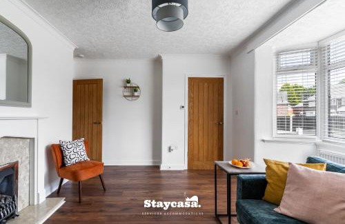 Wythenshawe House | 3-bedroom House W Free Parking, Near Man Airport!