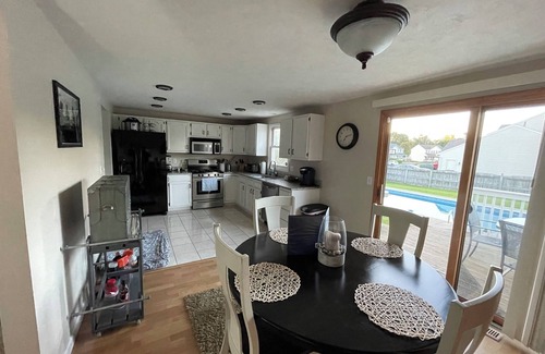 Cicero House | 3 bedroom house with fenced in yard and pool close to Syracuse