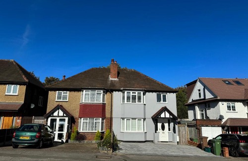 Sutton West Apartment | 3 Bedroom House with Garden in Cheam, London