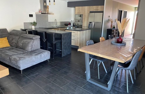 Verines House | 3 bedroom house with heated pool near La Rochelle and its beaches