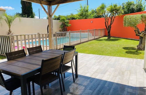 Verines House | 3 bedroom house with heated pool near La Rochelle and its beaches