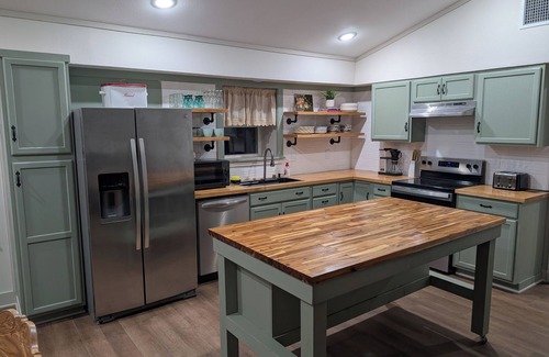 Lindale House | 3-bedroom house with WiFi and AC in Lindale close to downtown and I-20