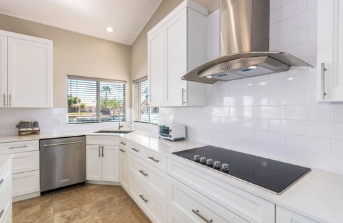 Casa Grande Villa | 3-bedroom Lake front villa in Casa Grande. with heated pool & spa. Kayak & bikes
