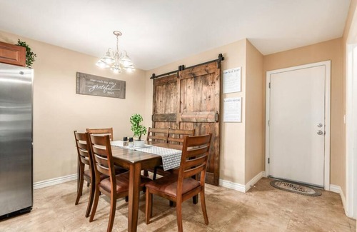 Mesa House | 3 bedroom large house with shining pool