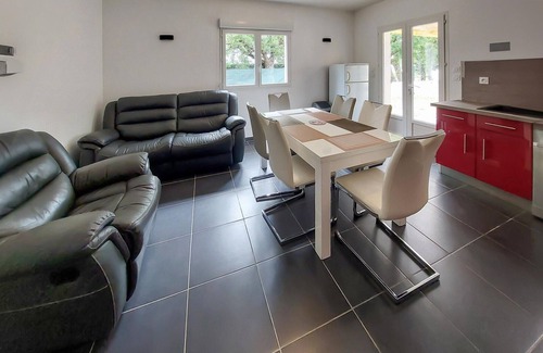 Regusse Apartment | 3 bedroom lovely apartment in Régusse