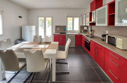 Regusse Apartment | 3 bedroom lovely apartment in Régusse