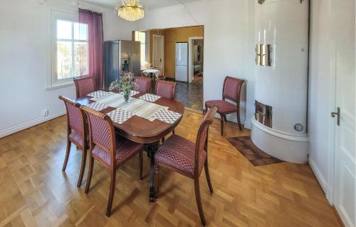 Aseda Apartment | 3 Bedroom Lovely Apartment In Åseda