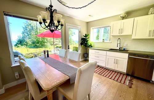 West Vancouver House | 3 Bedroom Luxury Ocean View Garden Level Suite in Prestigious Area