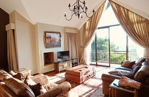 Naivasha Cabin | 3 Bedroom Luxury Lodge in Naivasha with Golf Club & Scenic Views