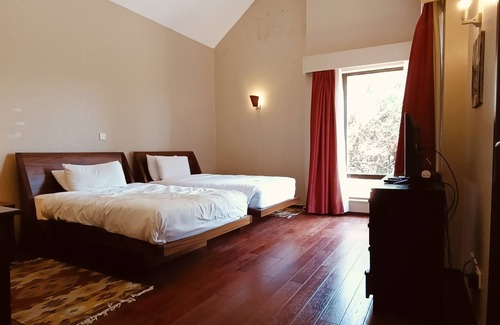 Naivasha Cabin | 3 Bedroom Luxury Lodge in Naivasha with Golf Club & Scenic Views