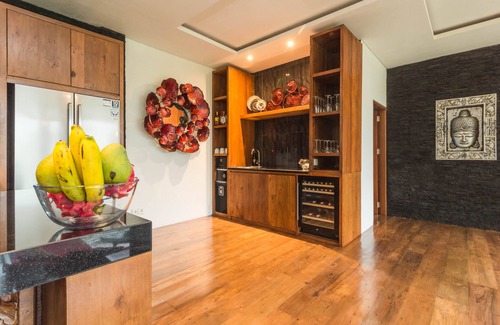 Sambahan Villa | 3 bedroom luxury villa resort w/private infinity pool overlooking rice fields!