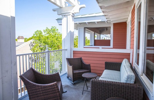 Baytowne Wharf Condo | 3 Bedroom Market Street, Overlook Baytowne Wharf with Golf Cart for 2025