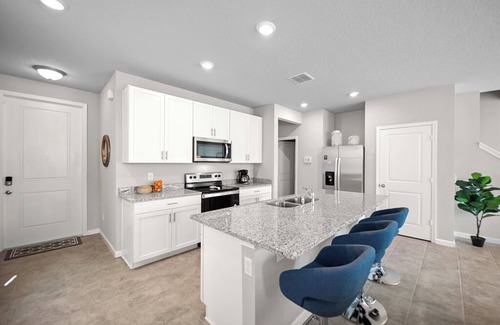 Jensen Beach House | 3-bedroom Modern Beach house with Heated Pool