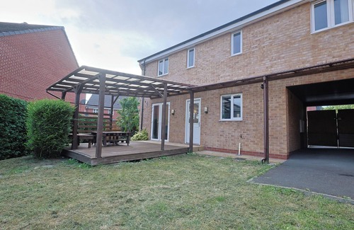Belle Vue House | 3 Bedroom Modern Home in Manchester near Etihad Stadium & CO OP Live