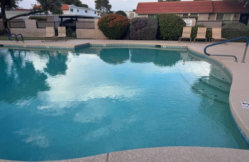 Chateau De Vie Three House | 3-Bedroom Modern Townhome in welcoming Old Town Scottsdale with Pool, AC