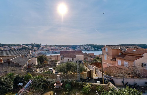 Cove Murtar Apartment | 3 bedroom nice apartment in Mali Losinj