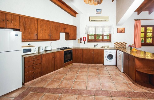 Polis House | 3 bedroom nice home in Laatchi