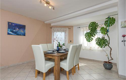 Liznjan House | 3 Bedroom Nice Home In Liznjan
