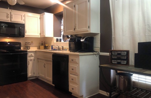 Overland Park House | 3 bedroom oasis in a quiet community