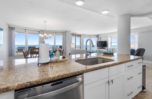 Ormond-by-the-Sea Condo | 3 bedroom Ocean Front condo with panoramic views-3rd floor - VanLee306
