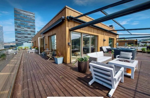 Gamle Oslo Apartment | 3-bedroom penthouse in delightful Oslo, large private terracce , amazing view