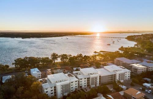 Bongaree Apartment | 3 Bedroom Penthouse-Short Walk to Sandstone Point