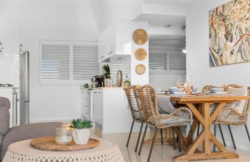 Bongaree Apartment | 3 Bedroom Penthouse-Short Walk to Sandstone Point