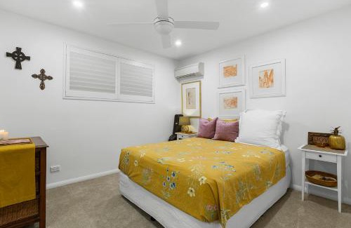 Bongaree Apartment | 3 Bedroom Penthouse - Short Walk to Sandstone Point