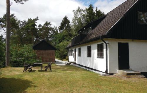 Borrby House | 3 Bedroom Pet Friendly Home In Borrby