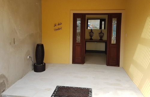 Silver Sands House | 3 bedroom Private Beachfront Villa with Staff