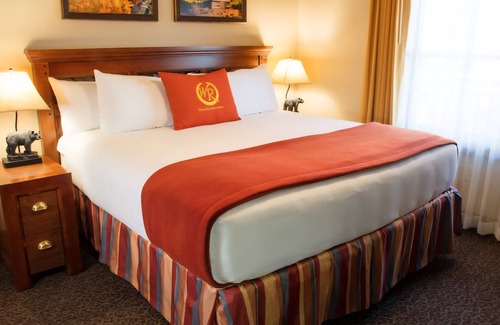 Gatlinburg Resort | 3-bedroom resort in enchanting Gatlinburg with indoor water park and more!