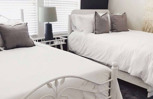 Lodi House | 3 Bedroom Retreat with Hot Tub near Downtown Lodi