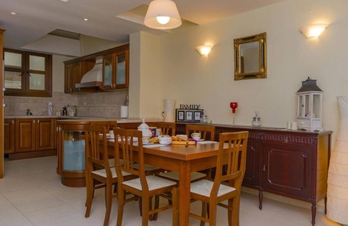 Rethymno Apartment | 3-Bedroom Seafront Maisonette, A/C, Balcony & 2 Terraces with Amazing Views of Rethymno City & Beach