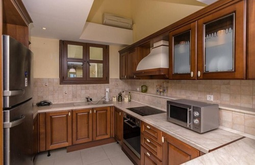 Rethymno Apartment | 3-Bedroom Seafront Maisonette, A/C, Balcony & 2 Terraces with Amazing Views of Rethymno City & Beach