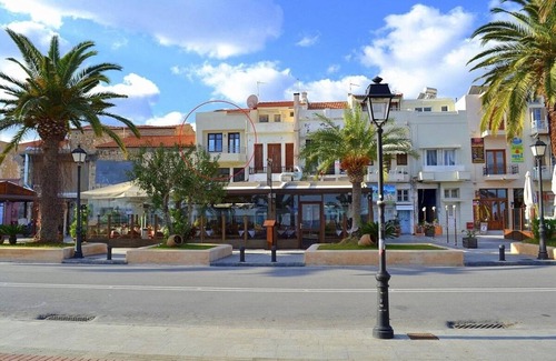 Rethymno Apartment | 3-Bedroom Seafront Maisonette, A/C, Balcony & 2 Terraces with Amazing Views of Rethymno City & Beach