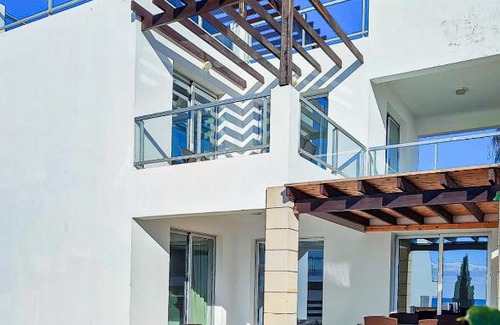 Pegeia Villa | 3 Bedroom Seaview Villa direct in Coral Bay with Pool