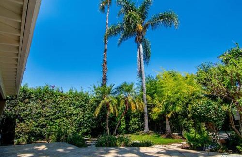 Sherman Oaks House | 3-Bedroom Sherman Oaks House Near Universal Studios