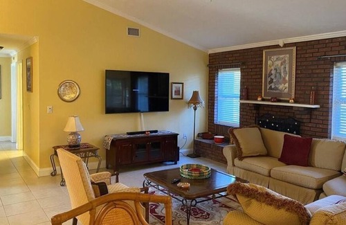 Trailer Estates Apartment | 3 Bedroom Single family 94791 by Houzlet