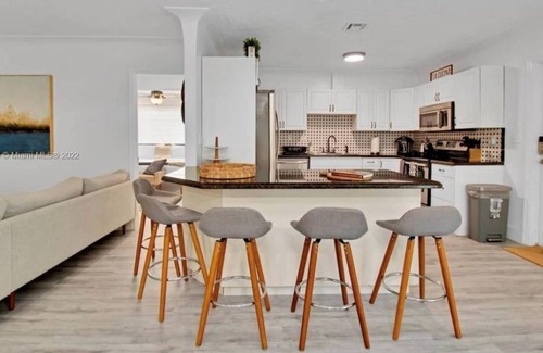 Pompano Isles Apartment | 3 Bedroom Single family 437121 by Houzlet