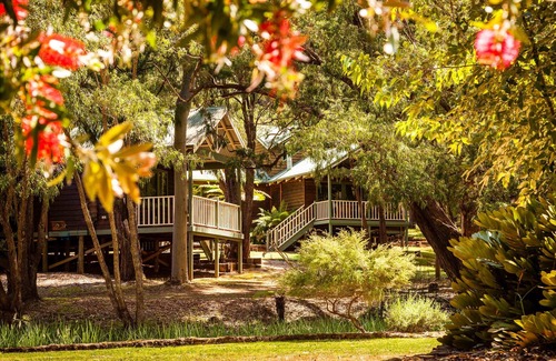 Margaret River Ski Chalet | 3 Bedroom Sleeps up to 8 guests, features 2 bedrooms and one loft bedroom plus a large living/dining