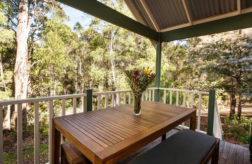 Margaret River Ski Chalet | 3 Bedroom Sleeps up to 8 guests, features 2 bedrooms and one loft bedroom plus a large living/dining