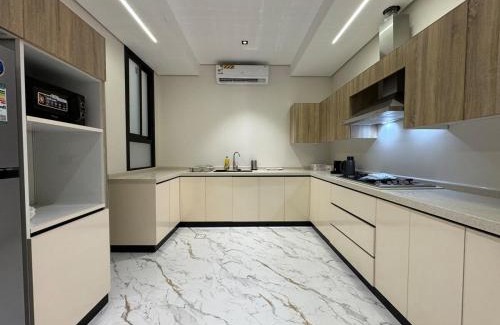 Al Malaz Apartment | 3-Bedroom Spacious Apartment - 3B